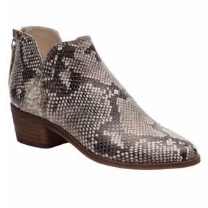 Dolce Vita Womens Heeled Snakeskin Booties
